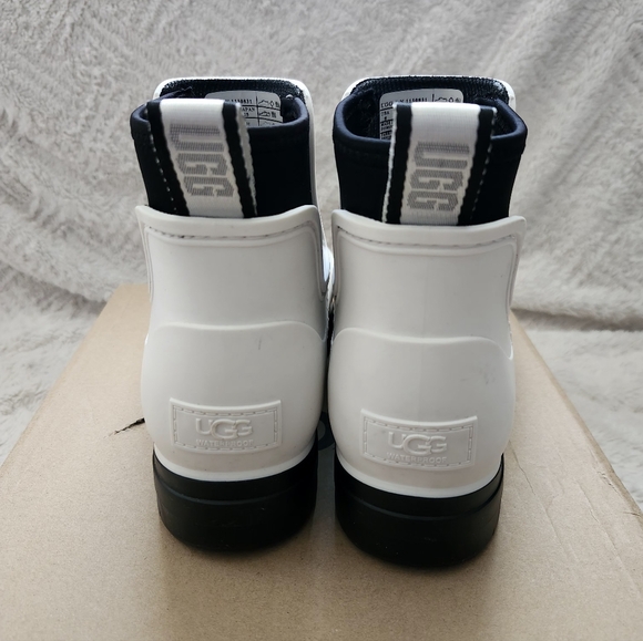 UGG Droplet Boots - Picture 3 of 8